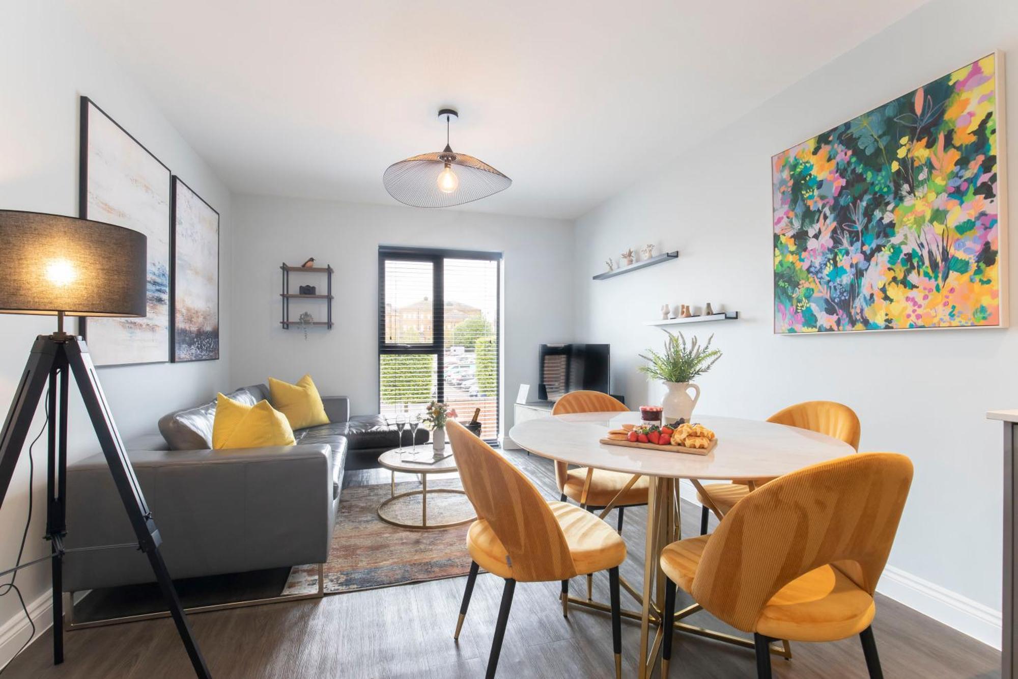 Elliot Oliver - Stylish 2 Bedroom Apartment With Parking In The Docks Gloucester Buitenkant foto